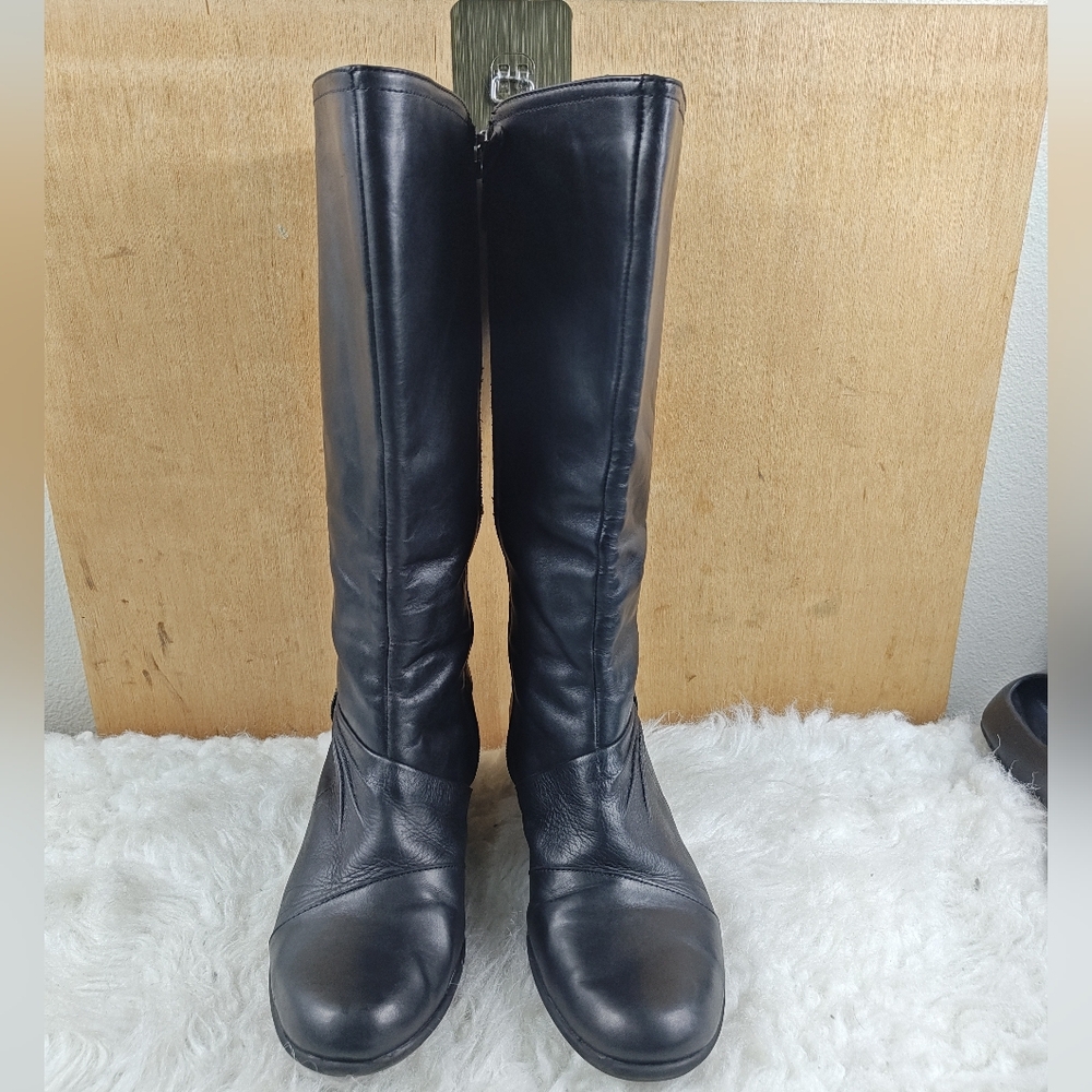 Clarks Women’s Tall Black Leather Boots — Size 9 — Classic Comfort & Style